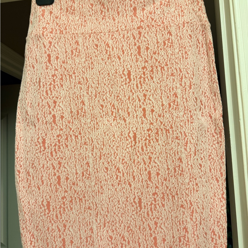 LuLaRoe Coral/pink Textured Cassie skirt